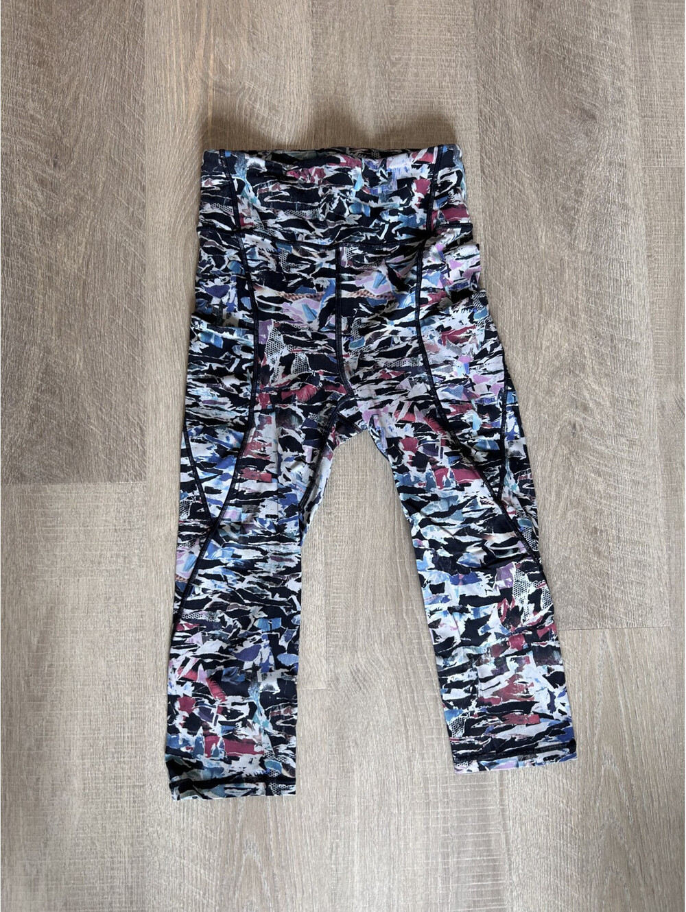 Lululemon Break Free Crop Leggings Culture Clash Starlight Black Size 4